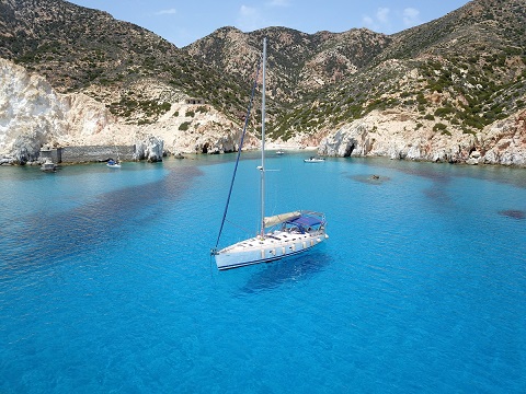 your skippered yacht charter in greece
